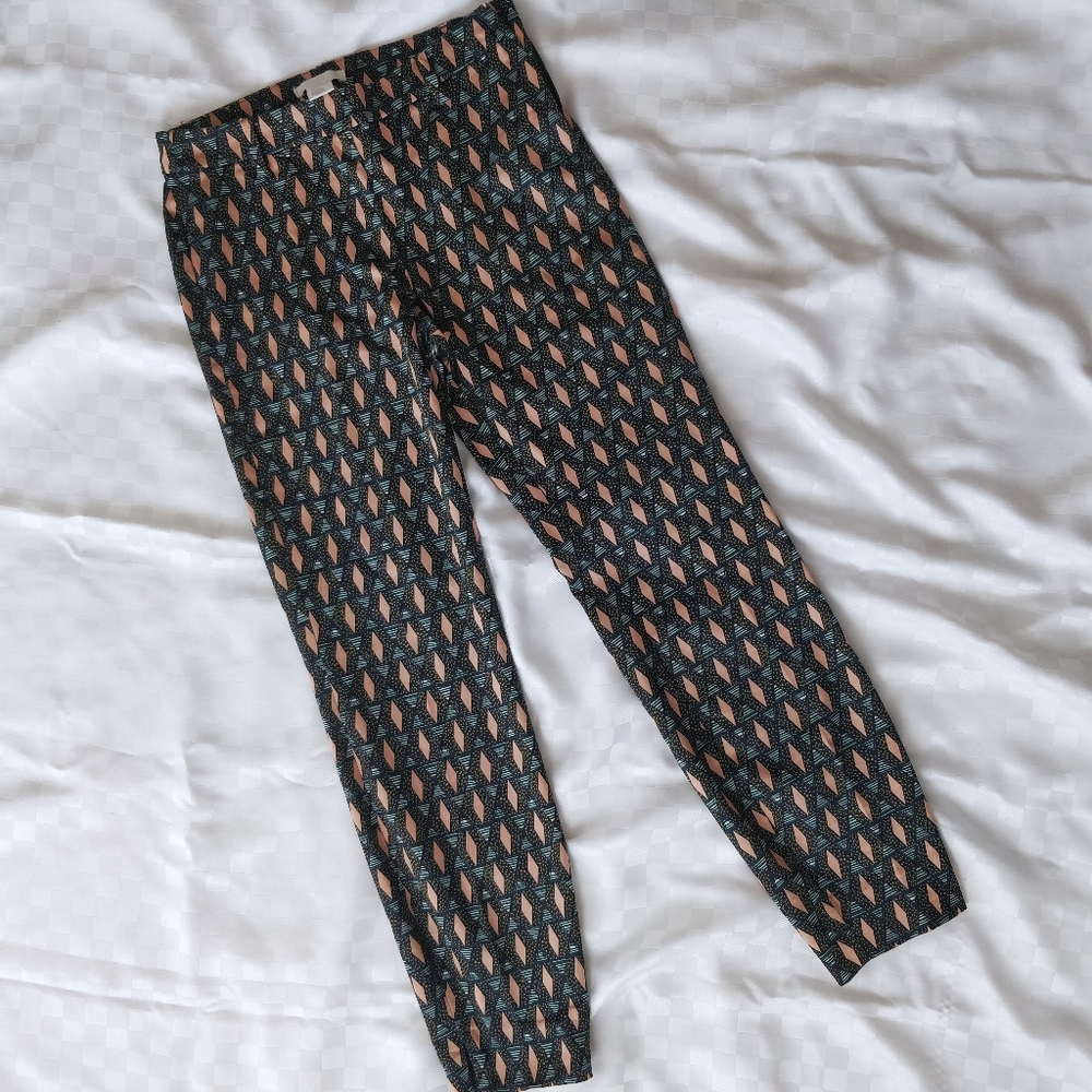 H&M Patterned Capri Pants - Picture 3 of 7